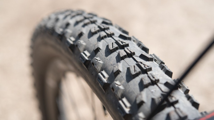 لاستیک مکسس 2.40×29 maxxis ardent